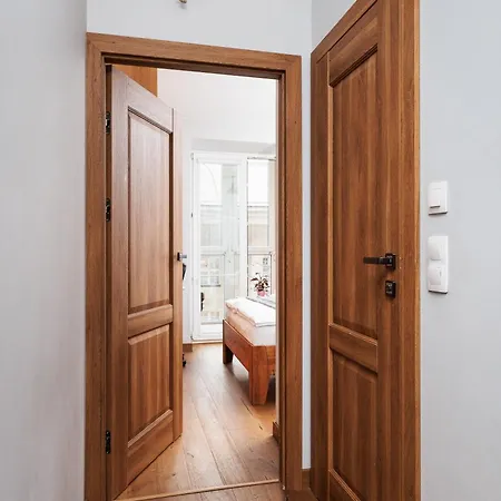 아파트 Luminous Loft - Modern Old Town - By Upstairs