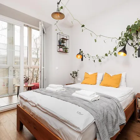 Luminous Loft - Modern Old Town - By Upstairs Apartman Krakkó