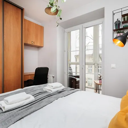 Luminous Loft - Modern Old Town - By Upstairs
