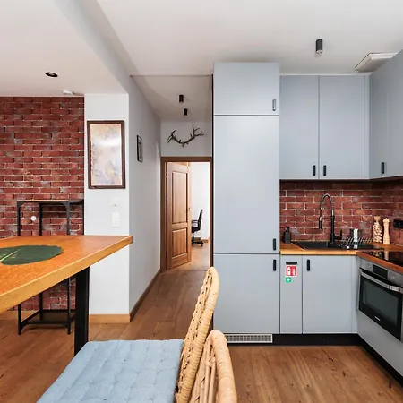 Luminous Loft - Modern Old Town - By Upstairs *